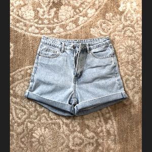 Chuu high waisted cuffed denim mom shorts S
